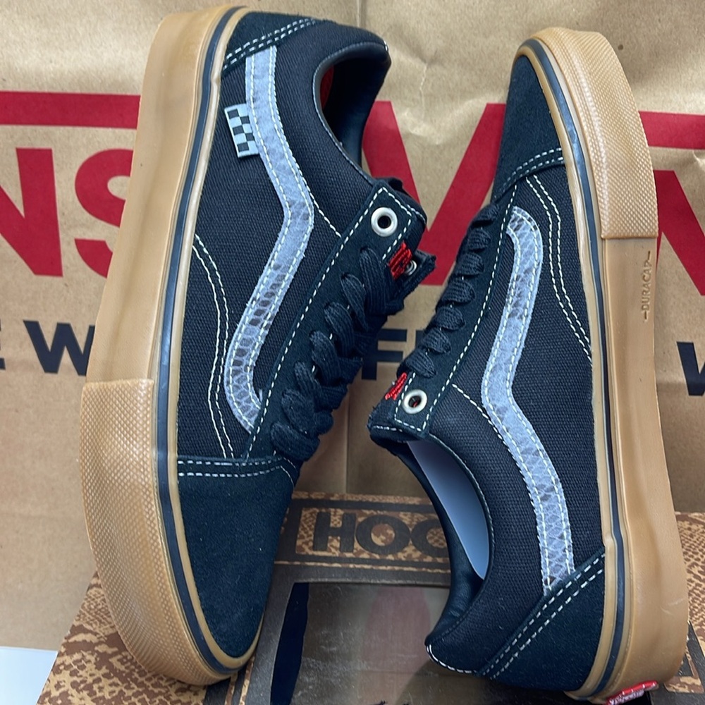 Vans Men’s Skate Old Skool Hockey Skateboards Black/ VN0A5FCB18J
Sneakers - Picture 2 of 16